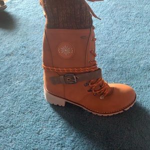 Brand new brown super comfy size 9 boots!